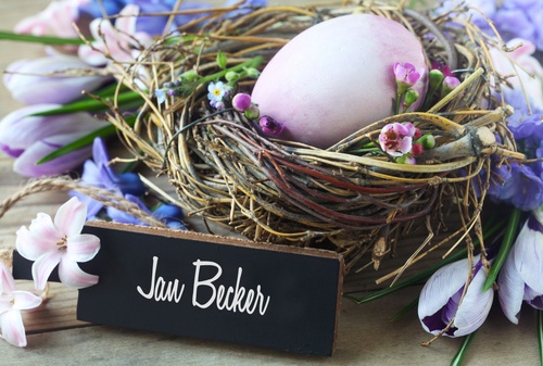 1013_382m_eastereggsign.jpg